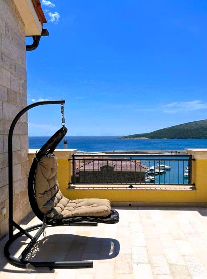 Huoneisto · Tivat